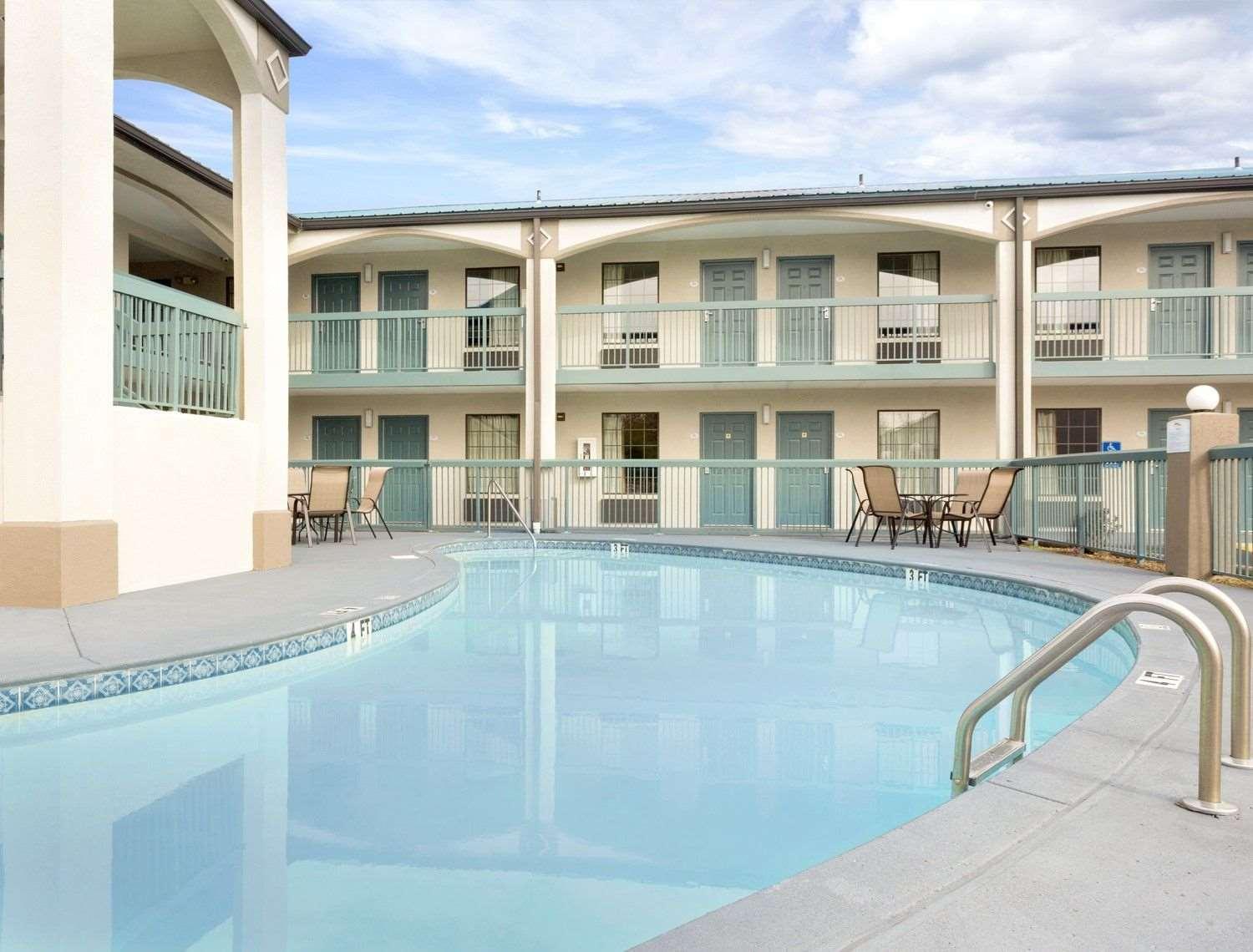 Baymont By Wyndham Gallatin Exterior foto